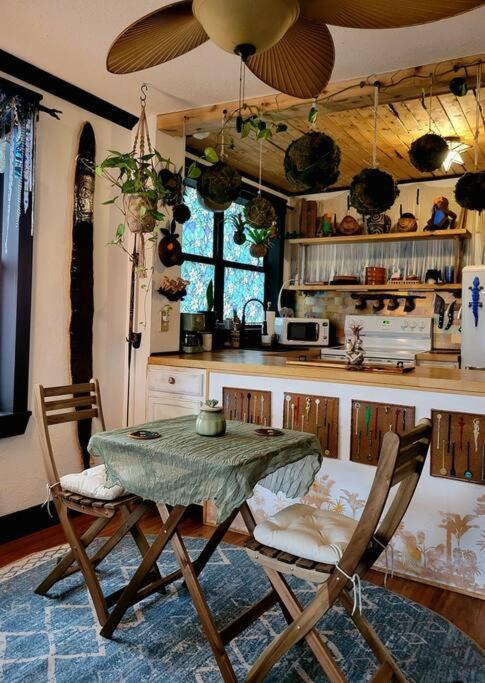 Cozy Af Jungle-House Hideaway Villa Tampa Exterior photo